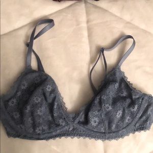 Victoria’s Secret unlined blue bra